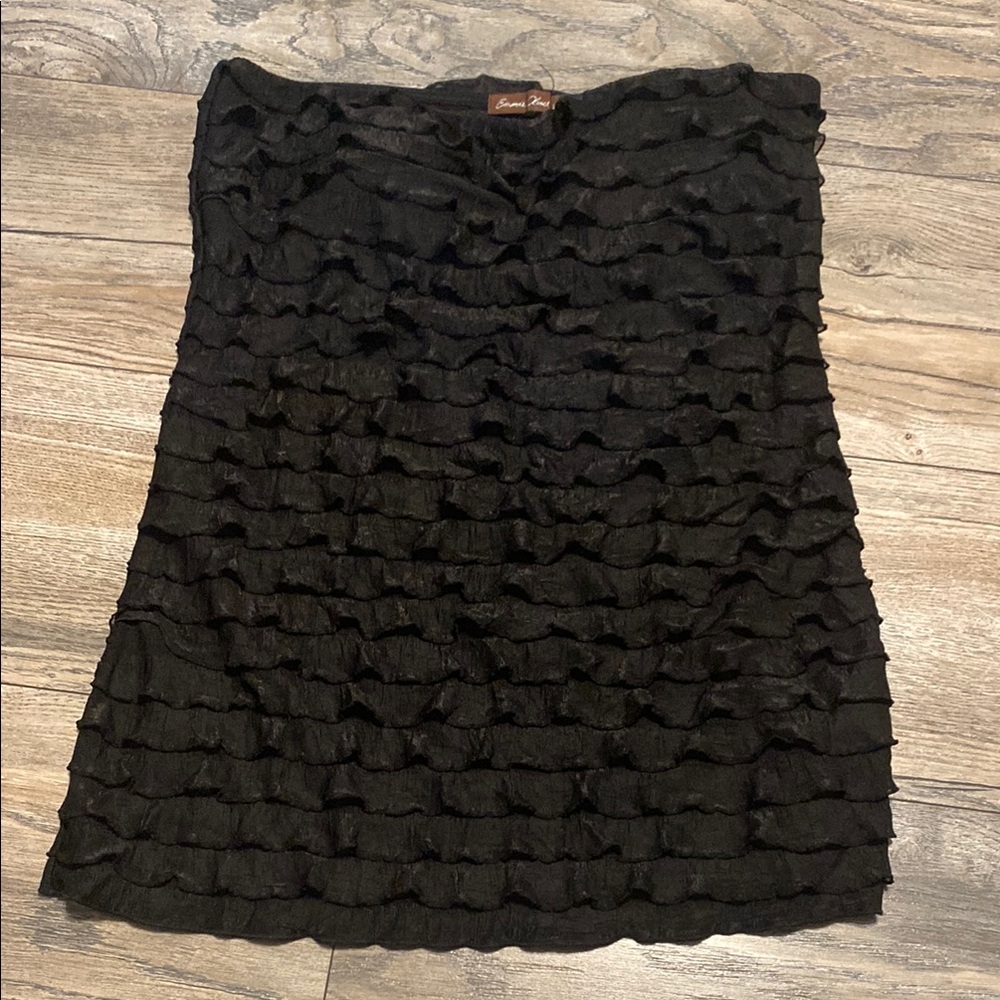 Emma’s Closet Black Ruffled Bubble  blouse